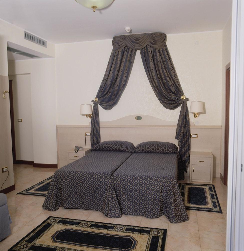 Hotel Caravelle&MiniCaravelle Lido di Jesolo Eksteriør bilde